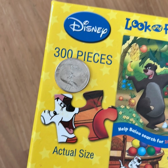 Bundle of Seek & Find Book and Puzzle - Picture 10 of 16